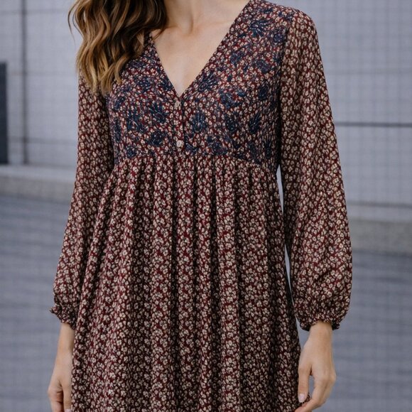 JODIFL Dresses & Skirts - Jodifl Boho Floral V-Neck Dress Brown & Navy Lined Long Sleeve Size S Runs Big